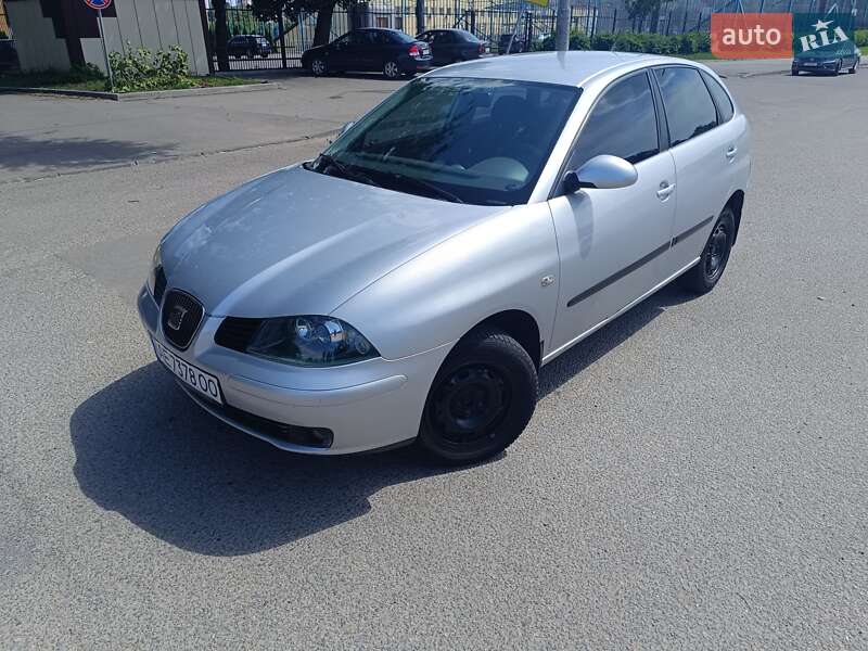 Хетчбек SEAT Ibiza 2003 в Дніпрі
