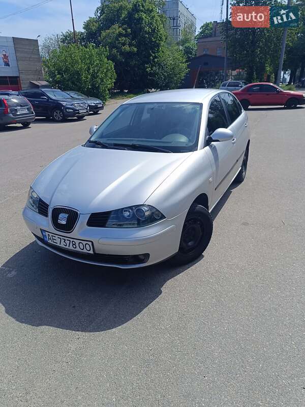 Хетчбек SEAT Ibiza 2003 в Дніпрі