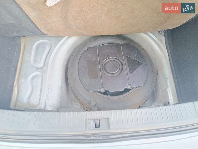 Хетчбек SEAT Ibiza 2003 в Дніпрі