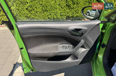 Хэтчбек SEAT Ibiza 2012 в 