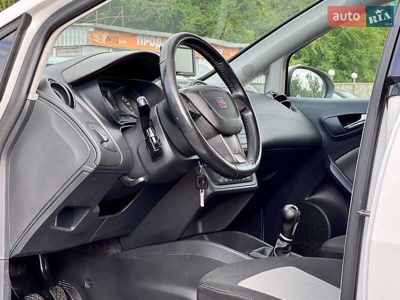 Хетчбек SEAT Ibiza 2013 в Запоріжжі
