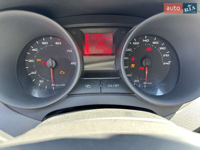 Хэтчбек SEAT Ibiza 2011 в Черкассах