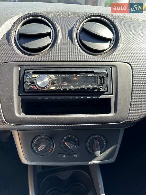 Хэтчбек SEAT Ibiza 2011 в Черкассах