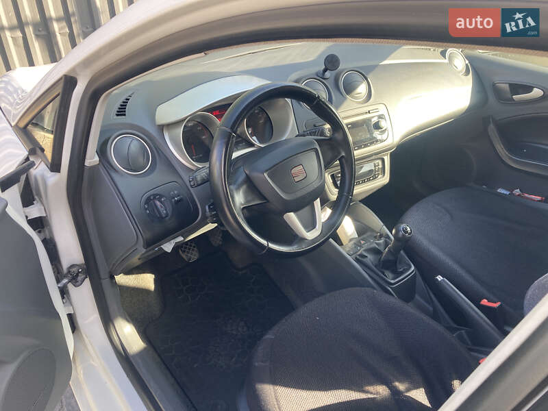 Хэтчбек SEAT Ibiza 2011 в Ужгороде