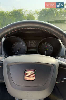 Хэтчбек SEAT Ibiza 2010 в 