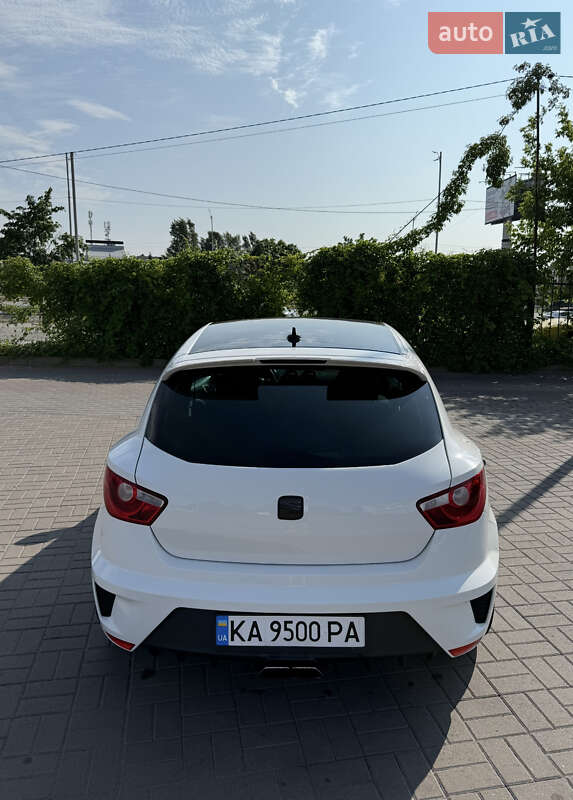 Хэтчбек SEAT Ibiza 2010 в 