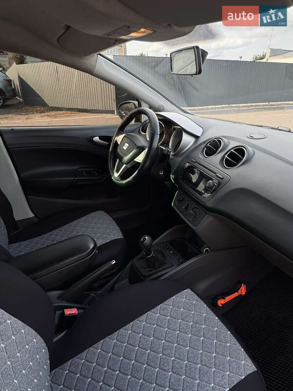 Хэтчбек SEAT Ibiza 2011 в Каменке