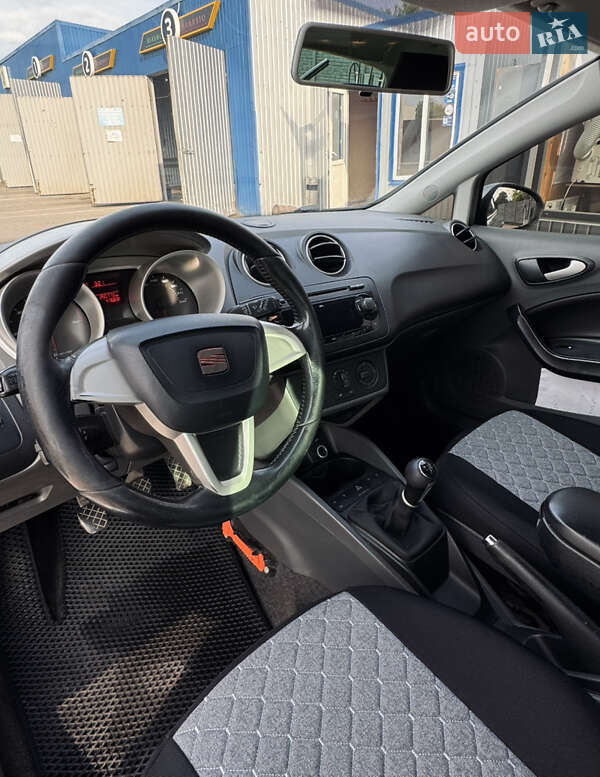 Хэтчбек SEAT Ibiza 2011 в Каменке