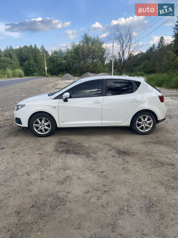 Хетчбек SEAT Ibiza 2011 в Бориславі