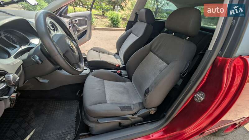 Хетчбек SEAT Ibiza 2006 в Кривому Розі