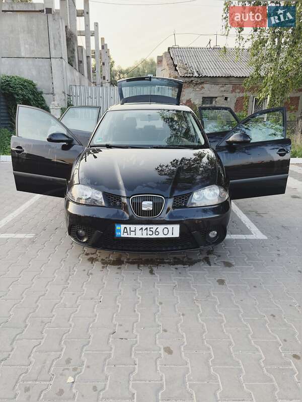 Хэтчбек SEAT Ibiza 2009 в 