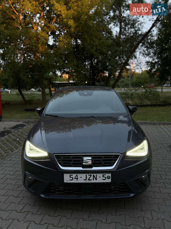 Хэтчбек SEAT Ibiza 2025 в 