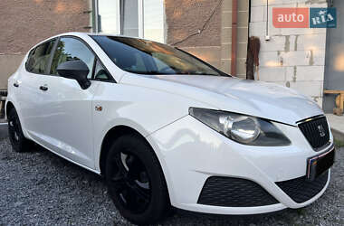 Хэтчбек SEAT Ibiza 2010 в 