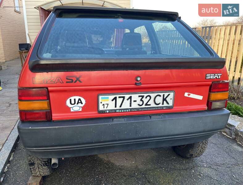 Хэтчбек SEAT Ibiza 1990 в Полтаве