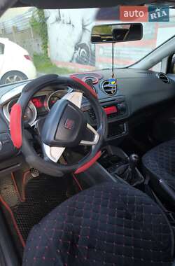 Хетчбек SEAT Ibiza 2010 в 