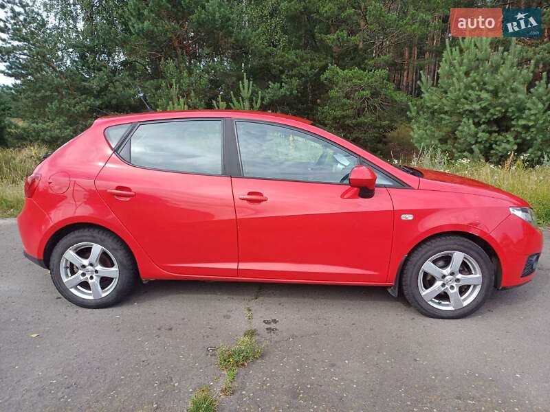 Хэтчбек SEAT Ibiza 2010 в Луцке