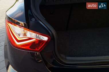 Хэтчбек SEAT Ibiza 2012 в 