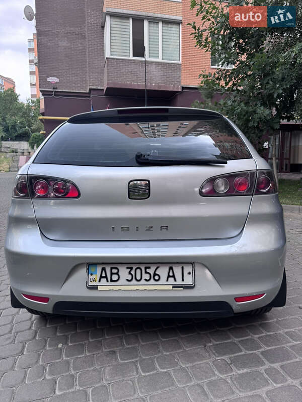 Хетчбек SEAT Ibiza 2006 в Вінниці