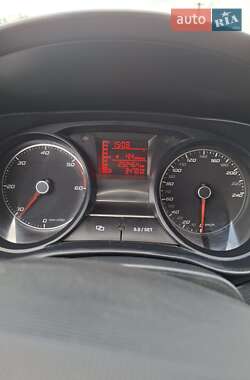 Хэтчбек SEAT Ibiza 2012 в 