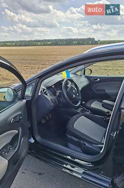 Хэтчбек SEAT Ibiza 2012 в 