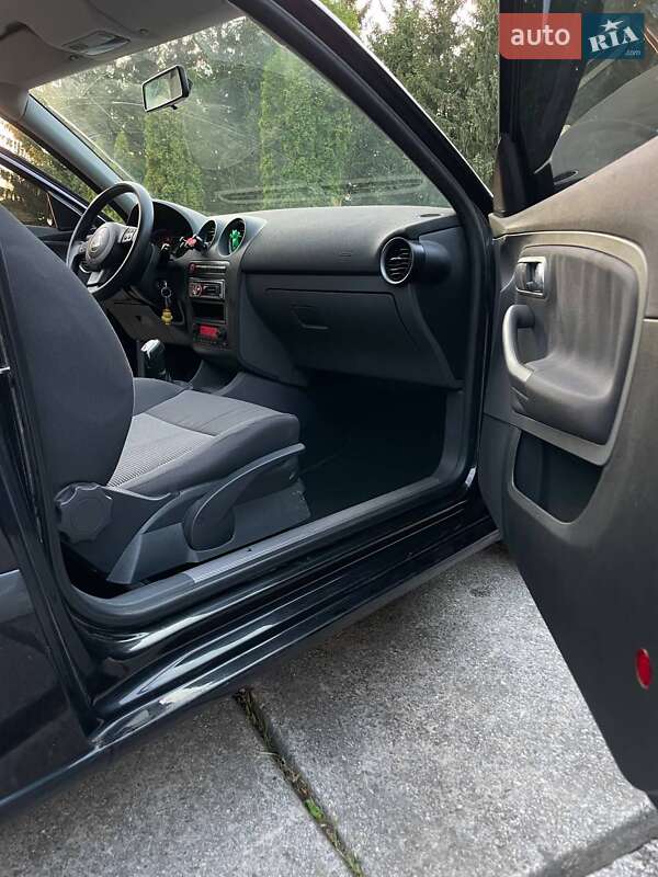 Хетчбек SEAT Ibiza 2006 в Хорошеві