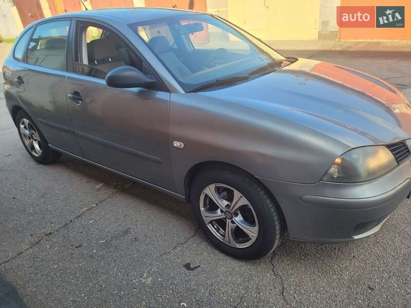 Хетчбек SEAT Ibiza 2003 в Києві