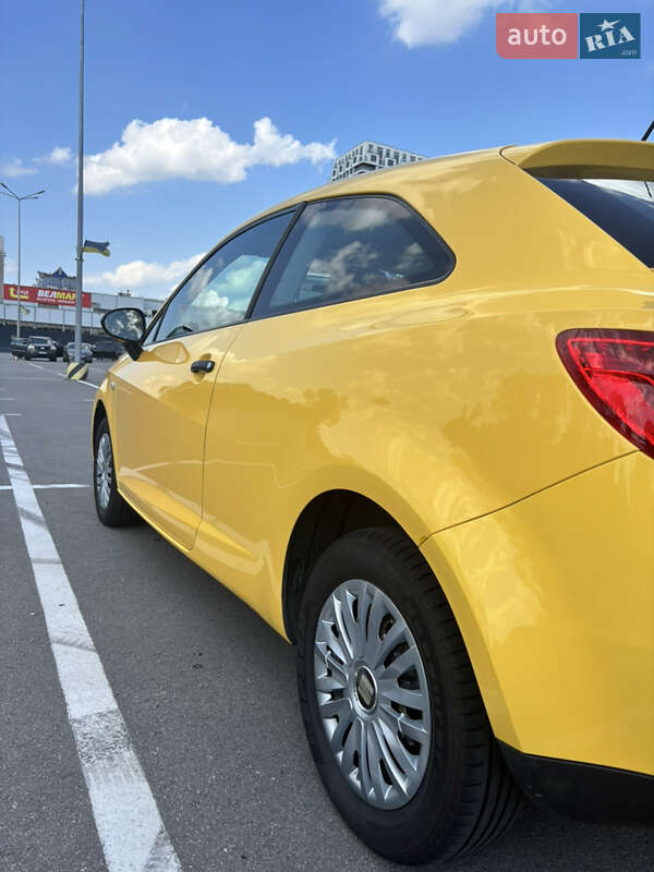 Хэтчбек SEAT Ibiza 2011 в Киеве
