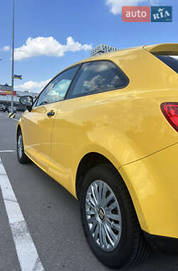 Хэтчбек SEAT Ibiza 2011 в 