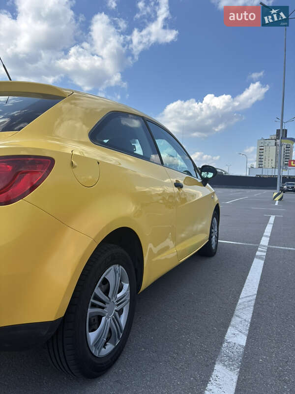Хэтчбек SEAT Ibiza 2011 в Киеве