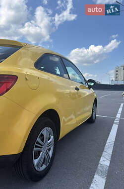 Хэтчбек SEAT Ibiza 2011 в 