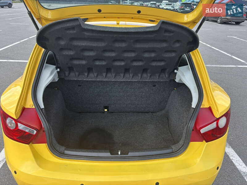 Хэтчбек SEAT Ibiza 2011 в Киеве
