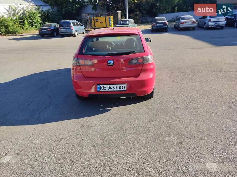 Хетчбек SEAT Ibiza 2007 в Дніпрі