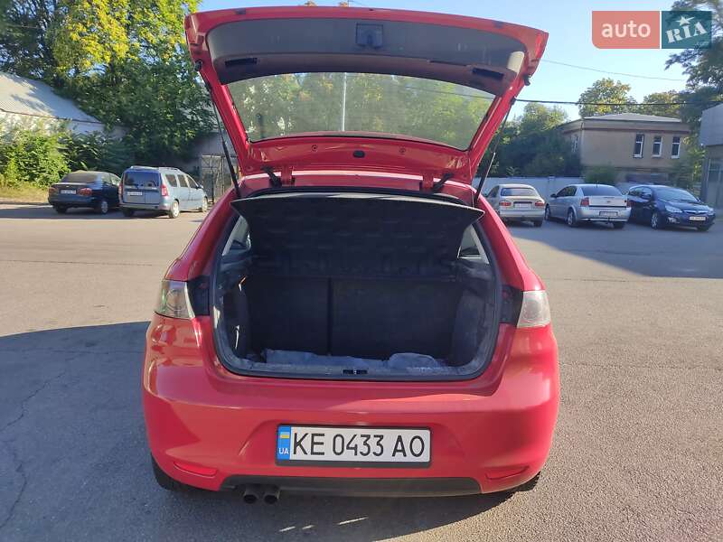 Хетчбек SEAT Ibiza 2007 в Дніпрі