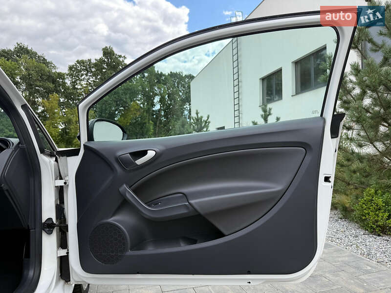 Хэтчбек SEAT Ibiza 2010 в Луцке