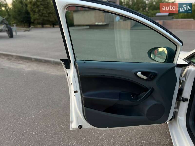 Хэтчбек SEAT Ibiza 2010 в Кривом Роге