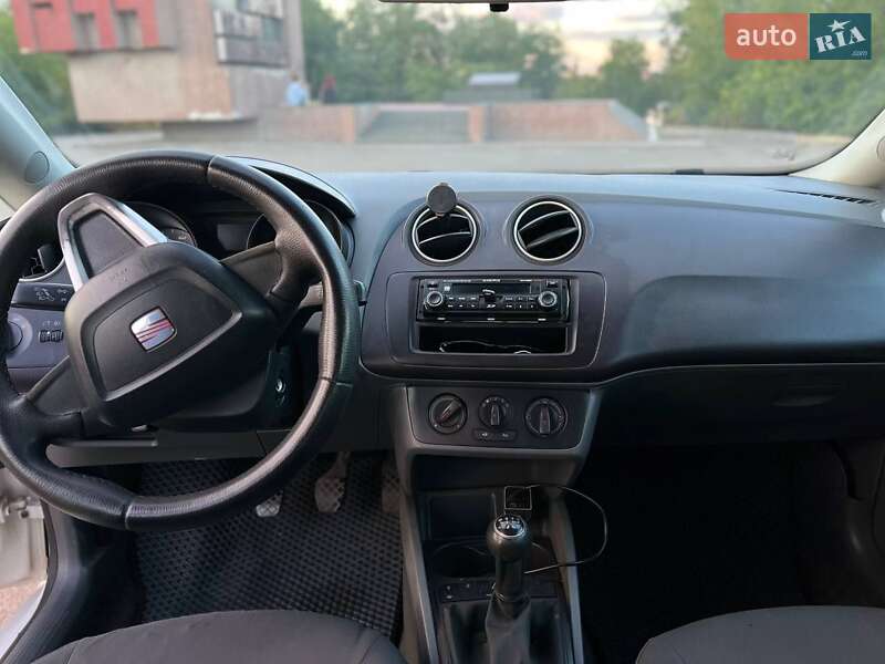 Хэтчбек SEAT Ibiza 2010 в Кривом Роге