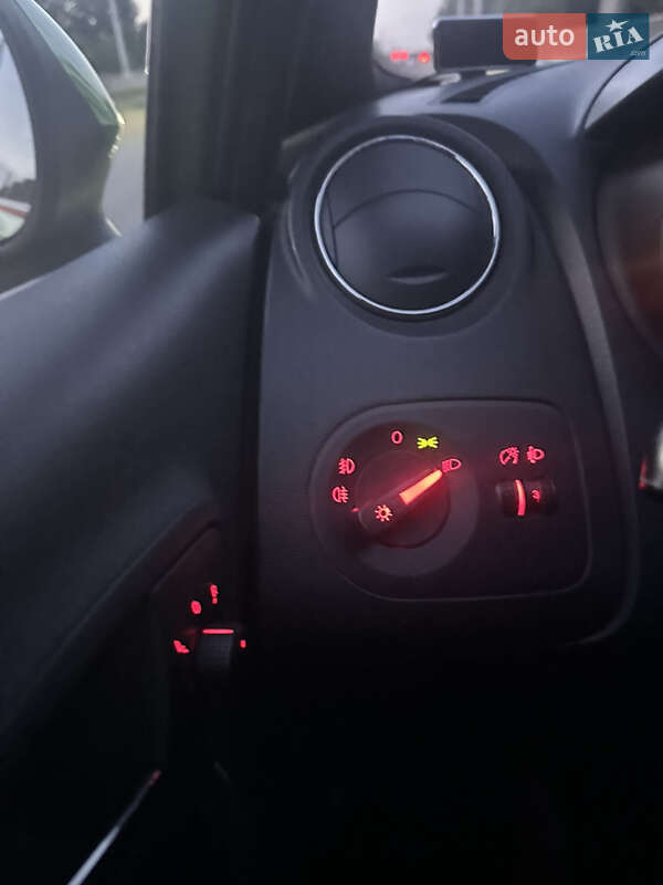 Хэтчбек SEAT Ibiza 2014 в Львове фото 26 Хэтчбек SEAT Ibiza 2014 в Львове