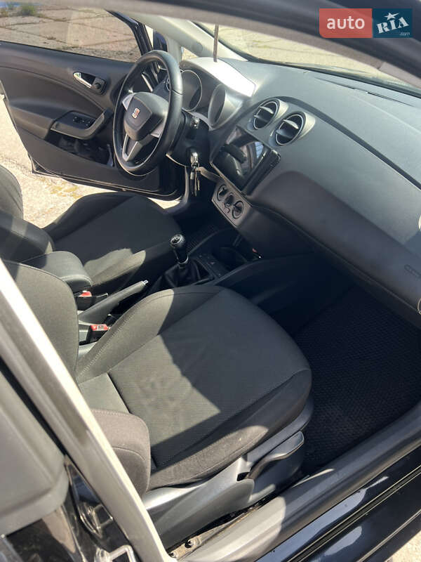 Хетчбек SEAT Ibiza 2008 в Києві