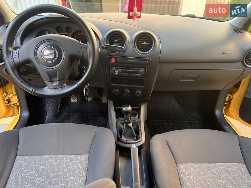 Хэтчбек SEAT Ibiza 2008 в Сваляве