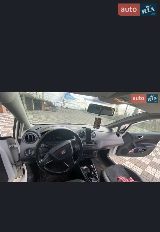 Хетчбек SEAT Ibiza 2013 в Буську