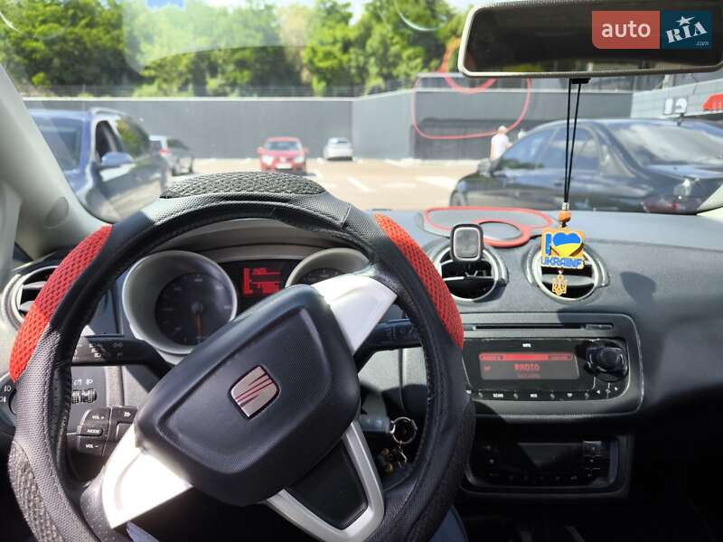 Хэтчбек SEAT Ibiza 2010 в Киеве