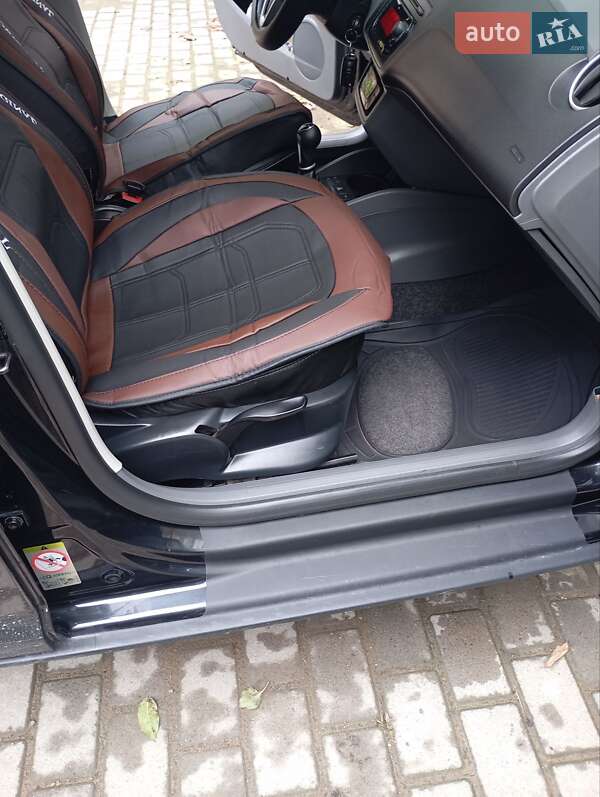 Хетчбек SEAT Ibiza 2011 в Снятині