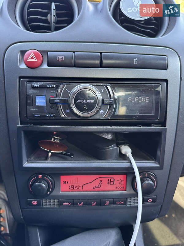 Хетчбек SEAT Ibiza 2008 в Києві