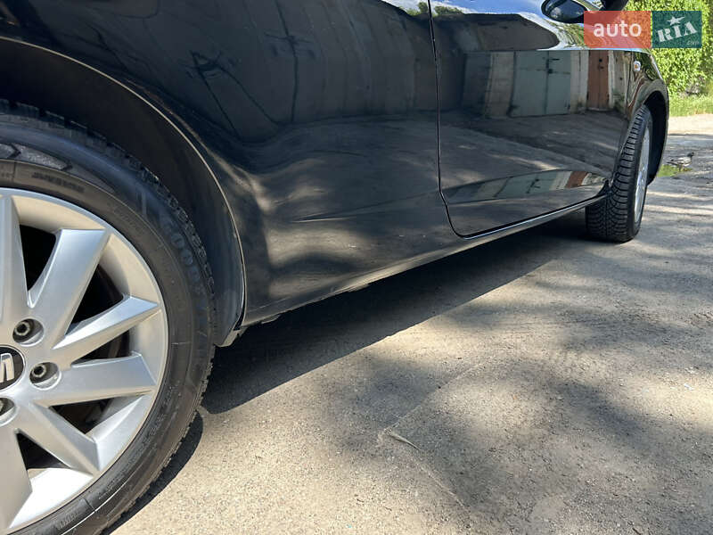 Хэтчбек SEAT Ibiza 2015 в Запорожье