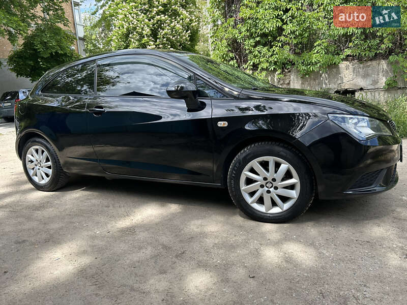 Хэтчбек SEAT Ibiza 2015 в Запорожье
