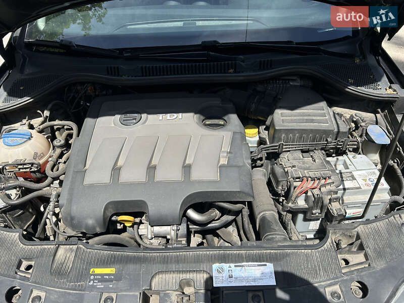 Хэтчбек SEAT Ibiza 2015 в Запорожье