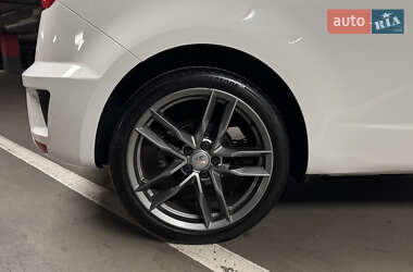 Хэтчбек SEAT Ibiza 2010 в 