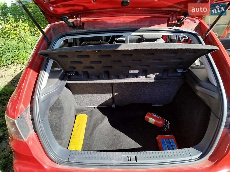 Хэтчбек SEAT Ibiza 2004 в Ивано-Франковске