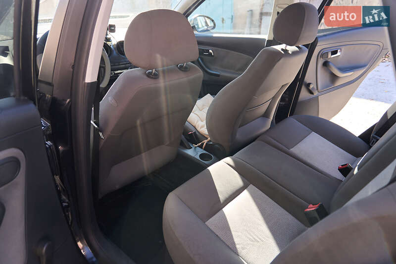 Хэтчбек SEAT Ibiza 2004 в Каменец-Подольском фото 7 Хэтчбек SEAT Ibiza 2004 в Каменец-Подольском