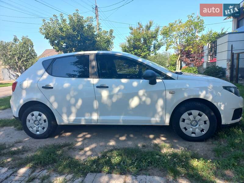 Хетчбек SEAT Ibiza 2010 в Черкасах фото 2 Хетчбек SEAT Ibiza 2010 в Черкасах